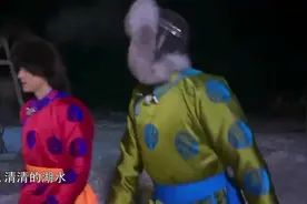 少年入乡随俗换上新装张一山自夸就是那么帅！杨紫被张一山丑拒