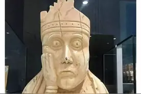 你竟然打我！这张表情包，开启了一场文化底蕴浓厚的斗图模式图片