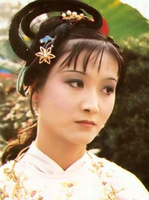 金陵十二钗正册双首之一,西方灵河岸绛珠仙草转世身魂,荣府么女贾敏