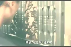 年轻的周星驰很单纯，在进这个房间之后还一直以为这就是音乐世家视频封面