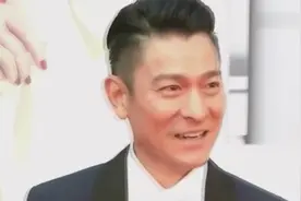 baby孩子的干爹曝光黄教主身价不及一半网友王诗龄都比不过他视频封面
