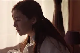 美女梦见自己被人杀害，突然惊醒，发现显示世界竟然和梦境相似！视频封面