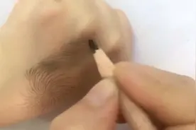 简单的手上练习手法 进来教你线条眉的操作 千万不要错过 进来视频封面