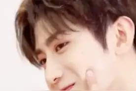 蔡徐坤深圳见面会从小在深圳长大有很深的感情锁定今晚快乐大本营视频封面