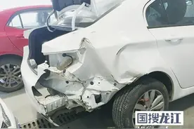 高新区荣威4S店闹出扣车风波 车主：不买配件不让走图片