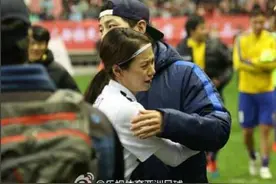 「宋宋情侣」合体！宋仲基回家　宋智孝激动拥抱图片