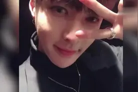 辛苦了张PD，张艺兴身体抱恙低调就医，粉丝纷纷留言心疼！视频封面