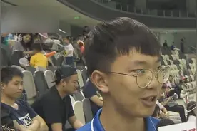 登巴巴回归申花！上海球迷兴奋之情溢于言表：希望他一直踢到退役