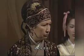 紫衫龙王伪装成金花婆婆，要杀胡青牛，只因不救她的夫君视频封面