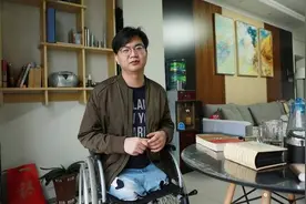 “夹缝男孩”的答卷：崩溃时曾想自杀 如今投身互联网创业图片