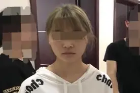 3美女为给姐妹出气 深夜拎棍暴打男子图片