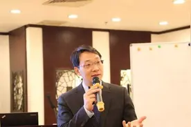 翟东升：勿看空人民币，2021年人民币汇率将升至5.5图片