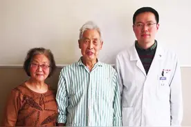 80岁两弹专家在沪拆心脏“核弹”：微创换瓣仅用一个多小时图片