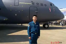 这个文艺范儿的理工男，告诉你开大飞机是什么感觉图片