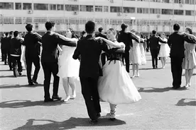 兰大附中举行毕业生华尔兹舞会图片