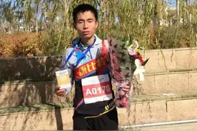 甘肃大学生马拉松屡屡夺冠 7年平均每日跑“半马”图片