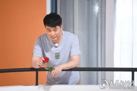 陈赫《奔跑吧》遇痛苦选择 站队《爱情公寓》引泪崩图片