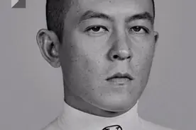 陈冠希拍时尚大片素颜出镜，一脸黑痣都挡不住他的帅气！视频封面