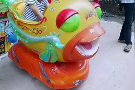 超市必配的共享儿童摇摇车，看似便宜实则暴利，说说你投资过多少