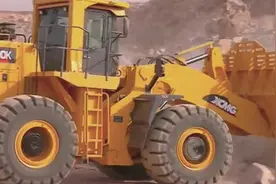 中国最大吨位装载机徐工LW1200K在矿区施工大显神威视频封面