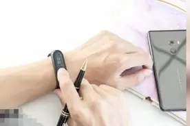 一个视频看懂 小米手环3到底值不值得买？