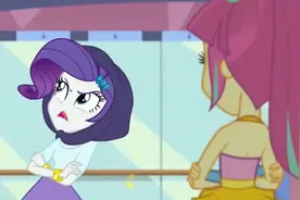 小马宝莉：变成人形的苹果嘉儿也好美哦，帽子也很帅气哦