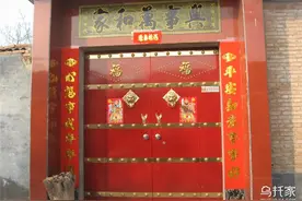挂门上的装饰品 门上挂什么装饰品图片