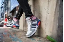 adidas neo复古鞋款玩出城市新花样图片