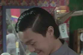 再丑的发型也抵挡不了星爷一脸认真表演的脸