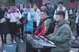 男声版《体面》高手在民间啊！围观女生不淡定了 小哥哥唱的不错