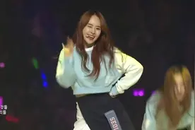 WJSN宇宙少女-《MoMoMo》MCD in 中国现场版160602