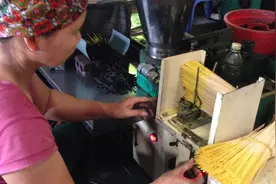 全自动制香机械设备，效率提高了，效益变好了，人也没那么辛苦了视频封面