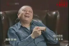 王朔：给杨澜道歉；给女的道歉没关系，我净给女的道歉；没骂韩寒视频封面