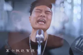 一首《还有梦 》送给梦想少年，努力吧！