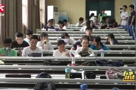 全市中考报名人数73745人，考生不能穿校服戴手表视频封面
