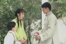 秋菊送8岁小丈夫去上学 路上遭到前男友拦截 小丈夫霸气护妻视频封面