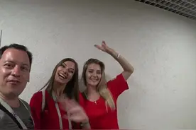 C罗任意球绝平西班牙，现场葡萄牙球迷激动到语无伦次，又唱又跳视频封面