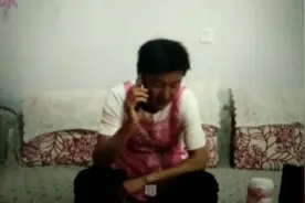 老婆半夜不回家，老公去公司找老婆，却碰到扎心的一幕视频封面