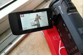 入手一个松下4K摄像机，顺便见识了一下250倍变焦的威力视频封面