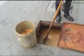 让你看看真正的地沟油是怎么捞出来图片