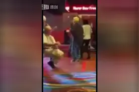 外国胖老头舞厅大秀舞步，大战外国女图片