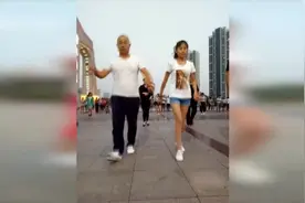 广场舞又出新奇葩，光头配美女，这魔鬼的步伐，跳出舞蹈新高度