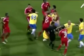 群殴单挑秒变武术大片！足坛迄今10大最疯狂的暴力冲突图片