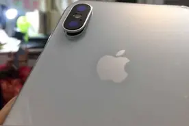 iPhone X镜头盖掉落第二起！库克求解释图片