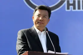 鲍洪俊将卸任浙报集团总编辑，张燕接任图片