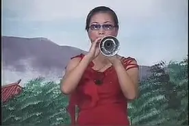 刘小燕小调唢呐演奏点燃一根烟图片