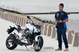 最便宜的进口四缸中量级街车，川崎Z800评测视频封面