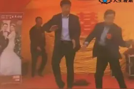 实拍农村婚礼，大叔大婶欢乐霹雳舞！真有才！图片