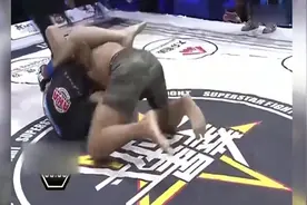 勇士王赛技法精湛强势逆袭，悍将马加洛夫被“断头台”制服图片