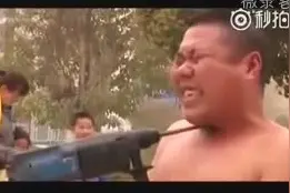 金钟罩铁布衫？请勿模仿啊！图片